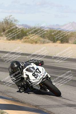 media/Nov-16-2025-Race Pace (Sun) [[8c5fa54630]]/Verified Riders/4-Turn 3 Inside (1050am)/